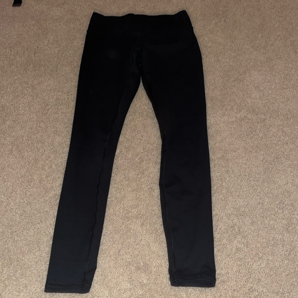 Black Fabletics leggings.